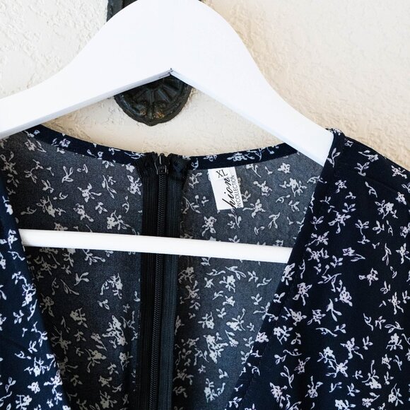 Relipop Navy Blue Floral Romper Dress Size XL Long Sleeve V-Neck Ruffle Hem - Picture 3 of 8